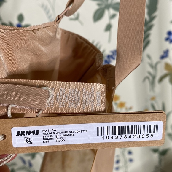 SKIMS  NO SHOW MOLDED UNLINED DEMI‎ BRA in Clay Size 34DDD - Picture 9 of 11